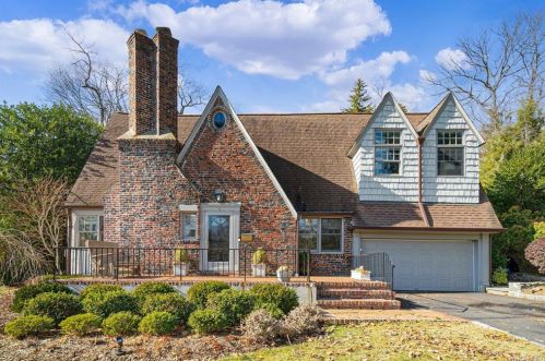 5 Gorham Ct, Scarsdale, NY 10583-1115