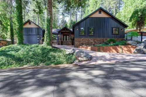 10763 Footwall Dr, Grass Valley, CA 95945-7438