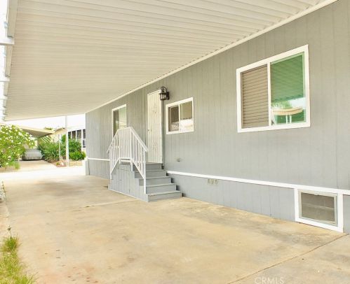 2601 Victoria St, Compton CA  90220-6016 exterior