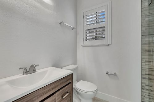 4030 Artesa Dr, Boynton Beach FL  33436-2628 exterior