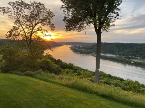 2926 Vista Ct, Covington KY  41017-3687 exterior