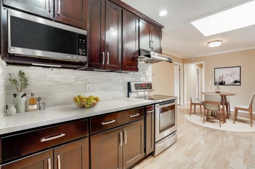 1587 Nuthatch Ln, Sunnyvale CA  94087-4939 exterior