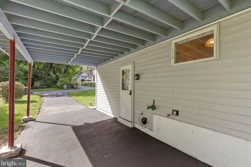 585 Hansen Rd, Norristown, PA 19406-1833