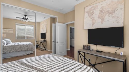 28341 Brookview Ter, Santa Clarita CA  91350-4446 exterior