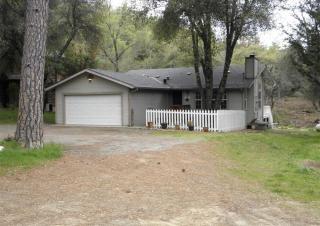 19272 Ferretti Rd, Groveland, CA 95321-9535