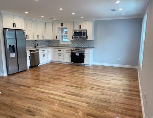 1065 232nd St, Bronx, NY 10466-4811