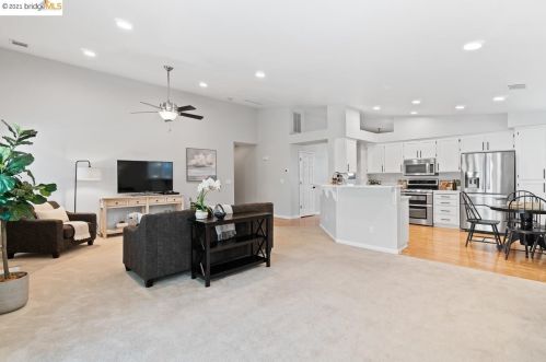 3889 Oak Grove Ct, Oakley CA  94561-4218 exterior