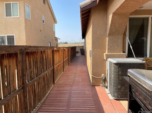 12842 Dos Palmas Rd, Victorville CA  92392-8378 exterior