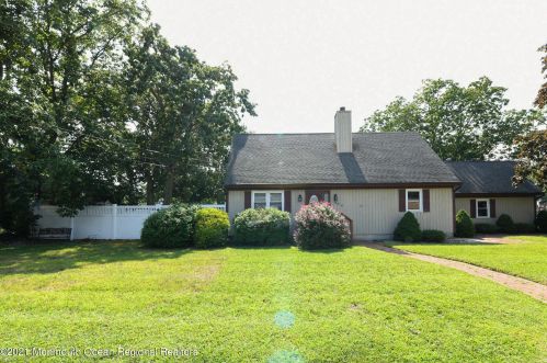 350 Birch Bark Dr, Bricktown, NJ 08723-5989