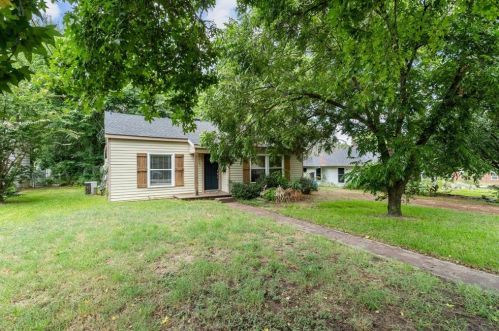 727 Hillcrest St, Denton, TX 76201-2404