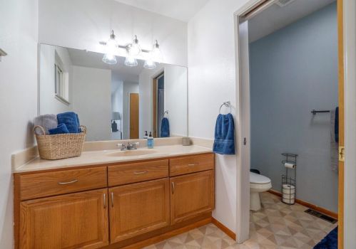 1654 Donner Way, Woodland CA  95695-5564 exterior