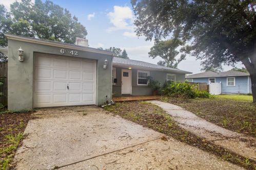 6042 7th Ave, Saint Petersburg, FL 33710-7014