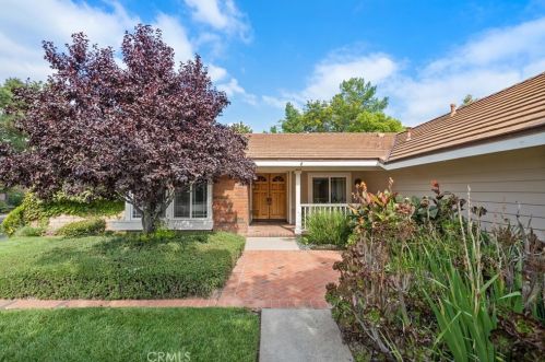 25926 Moreno Dr, Santa Clarita, CA 91355-2174