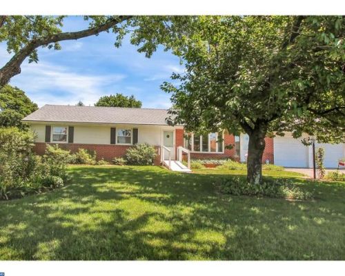 17 Berne Rd, Moselem, PA 19526-8909