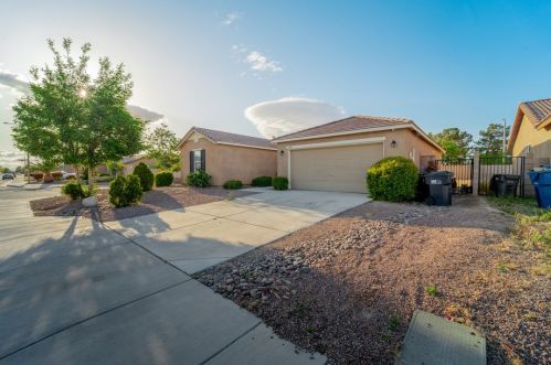 3207 Patti Ln, Lancaster, CA 93535-2169