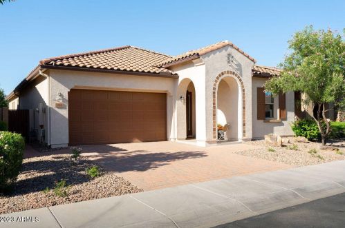 3864 Rakestraw Ln, Gilbert, AZ 85298-0396