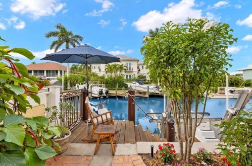 1160 Clam Ct, Naples, FL 34102-0529