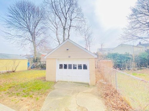 719 Queen St, Bridgeport CT  06606-3379 exterior