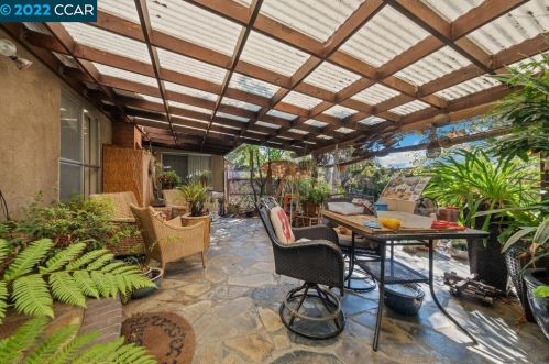 975 Kilkenny Way, Pinole CA  94564-2717 exterior