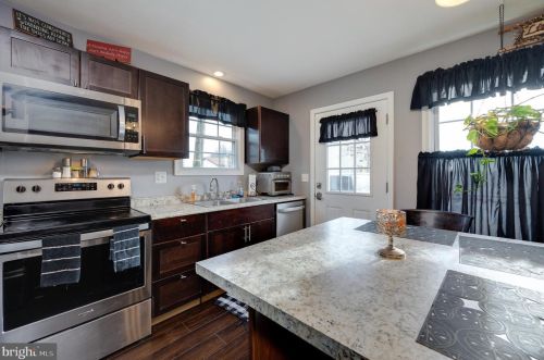 2376 Grandview Rd, Hanover PA 17331-7886 exterior