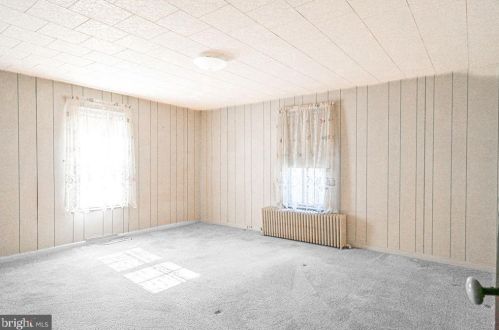 409 4th St, Laurel DE  19956-1505 exterior