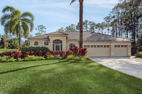 4160 7th Ave, Naples, FL 34119-1522