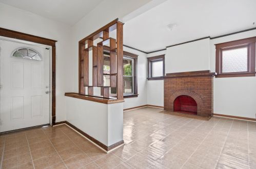 1434 Washington St, Milwaukee, WI 53204-2275