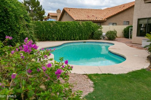 818 Royal Palms Dr, Gilbert, AZ 85233-6717