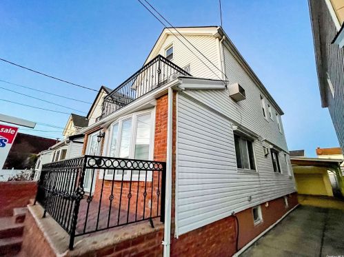 91-09 213th St, Jamaica, NY 11428-1032