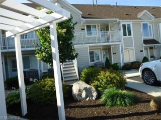 408 Portside Dr, Sandusky, OH 44870-6543