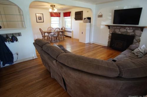 31 Willard Rd, Manchester CT  06042-3352 exterior