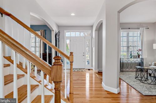 1268 Auburn Ave, Hummelstown, PA 17036-6808
