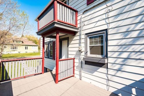 4102 Superior St, Duluth MN  55807-2725 exterior
