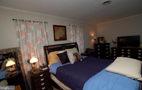 4825 Weatherhill Dr, Wilmington DE  19808-4376 exterior