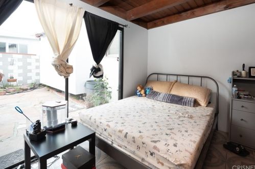6201 Kraft Ave, North Hollywood CA  91606-4123 exterior