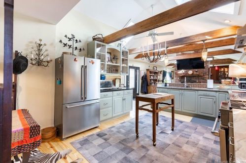 31 Bethwood Ln, Woodbury CT  06798-1705 exterior