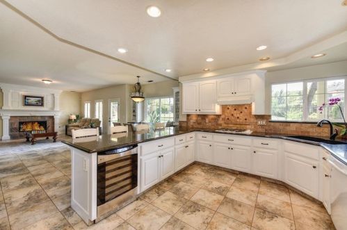 255 American River Canyon Dr, Folsom CA  95630-7142 exterior