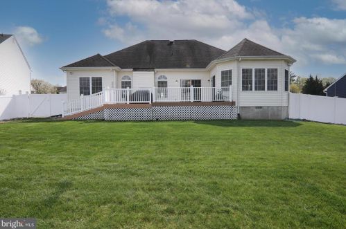 1002 Juniper Ct, West Deptford, NJ 08096-5728