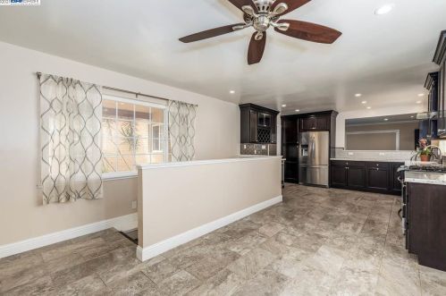 13875 Velarde Dr, San Leandro, CA 94578-1631