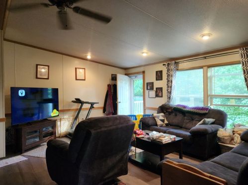 2029 Guthrie Rd, Ford City PA  16226-9204 exterior