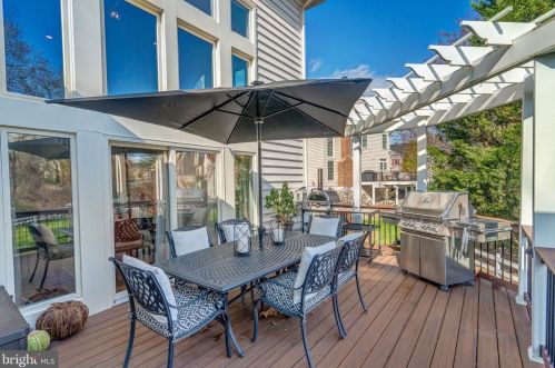 18292 St Georges Ct, Leesburg VA  20176-7421 exterior