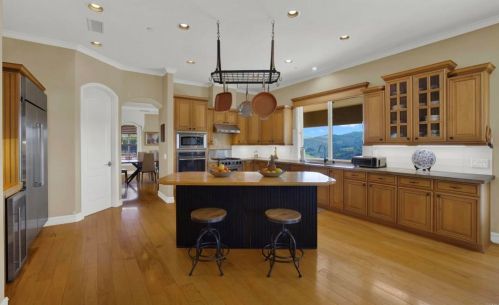 30419 Canyon Estates Rd, Vista CA  92084-1043 exterior