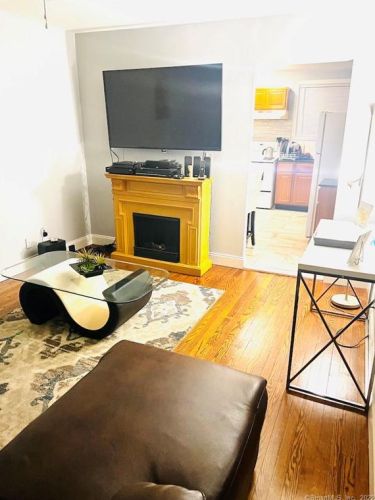 131 Cleveland Ave, Bridgeport CT 06606-5289 exterior