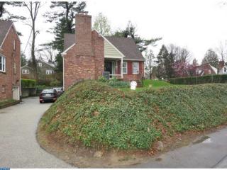 5460 Hermit Ln, Philadelphia, PA 19128-2810