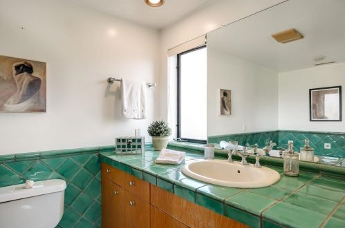 1040 Veronica Springs Rd, Santa Barbara CA  93105-4532 exterior