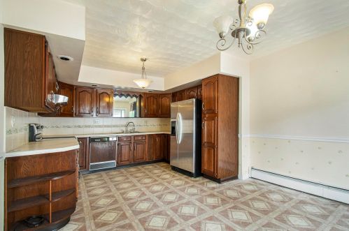 908 Grove St, Mishawaka IN  46545-6054 exterior