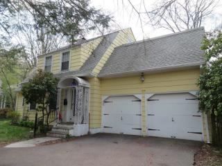 242 Steele Rd, Hartford CT  06117-2742 exterior