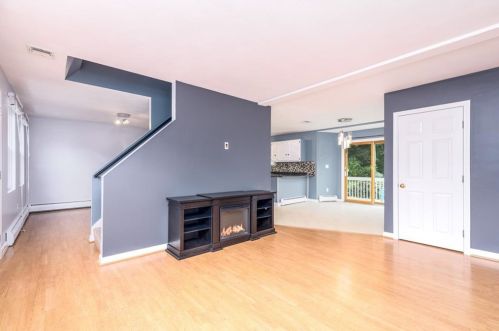 329 Commonwealth Ave, Warwick RI  02886-2756 exterior