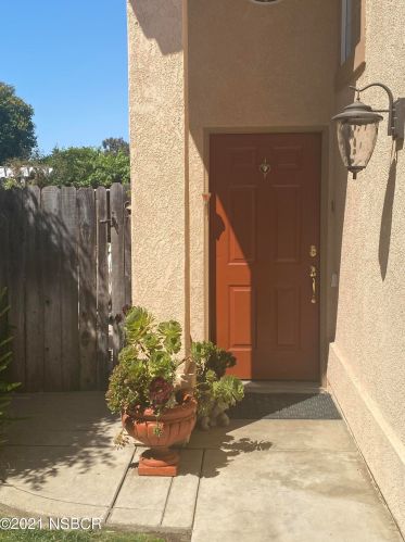 2547 Savoy Dr, Santa Maria, CA 93455-1760