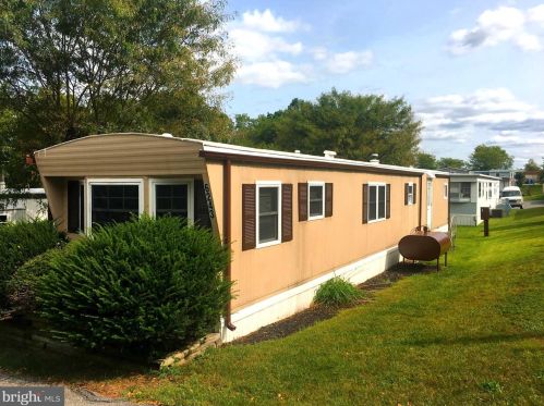 6243 Pitman Ct, Slatington, PA 18080-3038